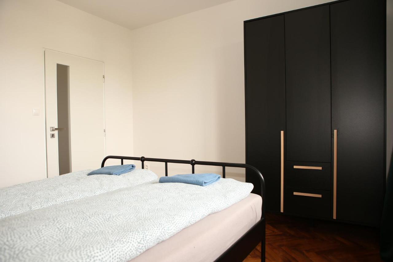 New Colorful Apartment With Big Balcony Bratislava Exteriör bild