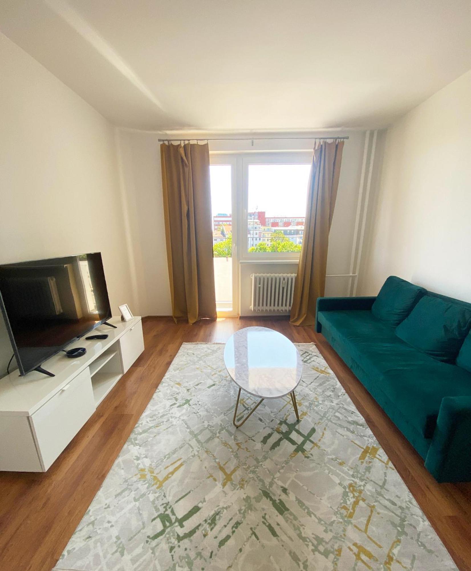 New Colorful Apartment With Big Balcony Bratislava Exteriör bild